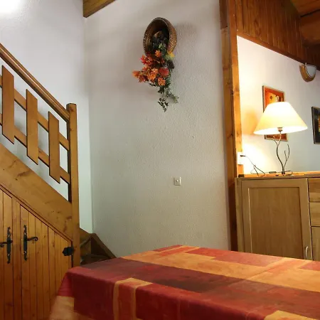 Apartment Cosy 5 Pers., Pied Des Pistes, Balcon Est, Proche Commerces, Parking & Services - Fr-1-572-94 *